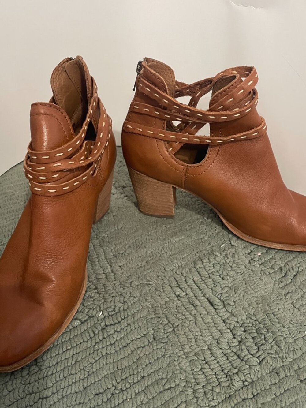 Frye Naomi Pickstitch Leather Booties Size 9.5 - Picture 2 of 9